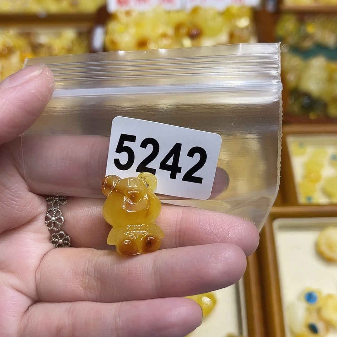 琥珀未镶嵌颈饰蜜蜡