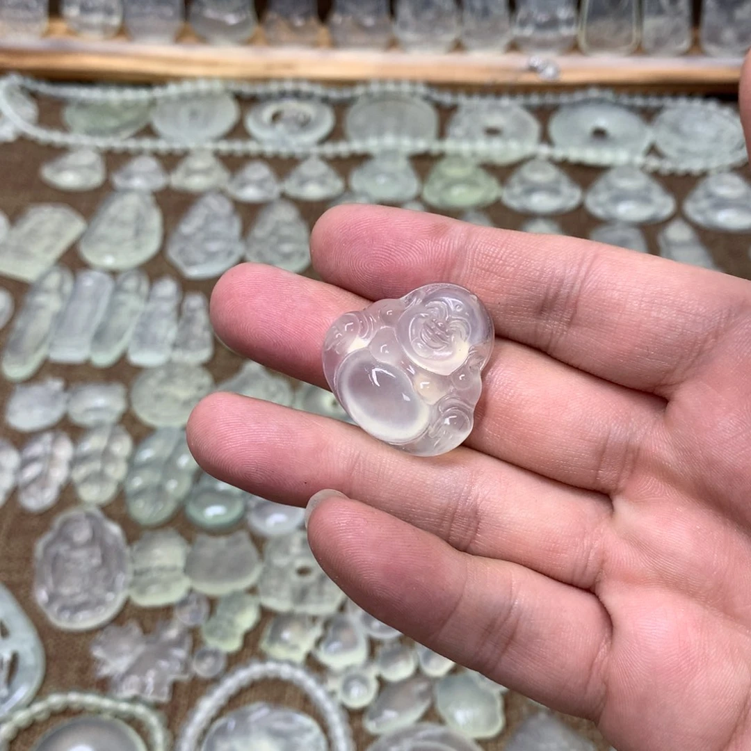 蛇纹石玉颈饰未镶嵌