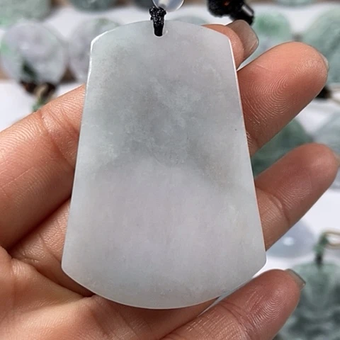 翡翠颈饰未镶嵌无事牌福利