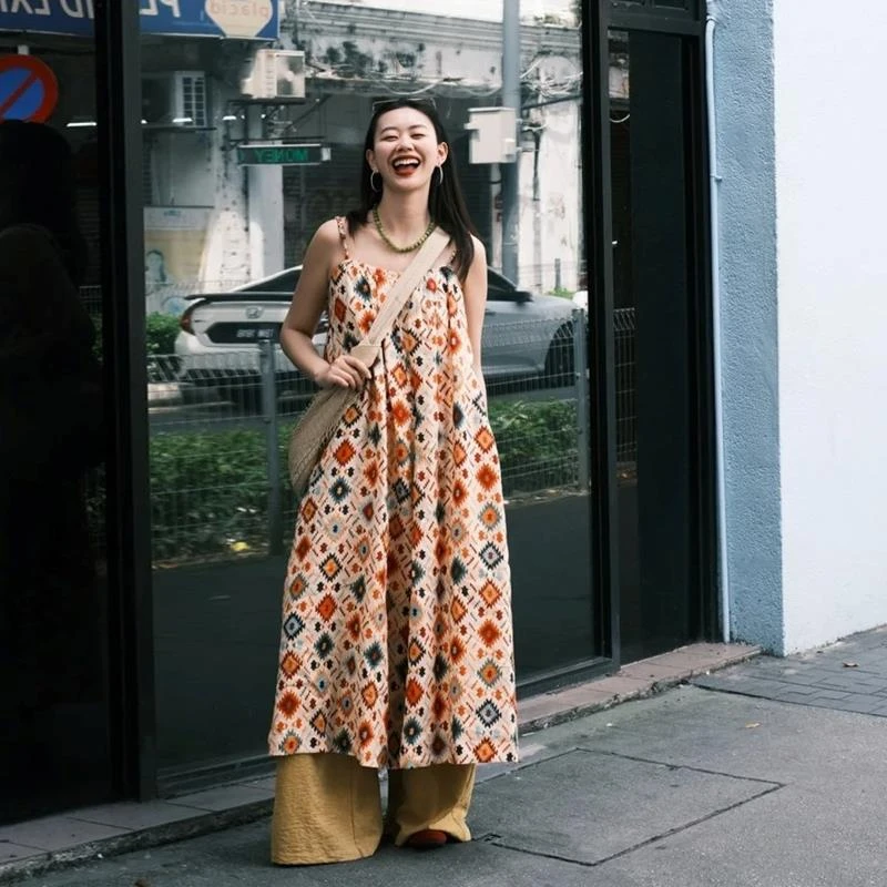 西双版纳泰国旅行穿搭海边度假波西米亚民族风印花宽松吊带连衣裙