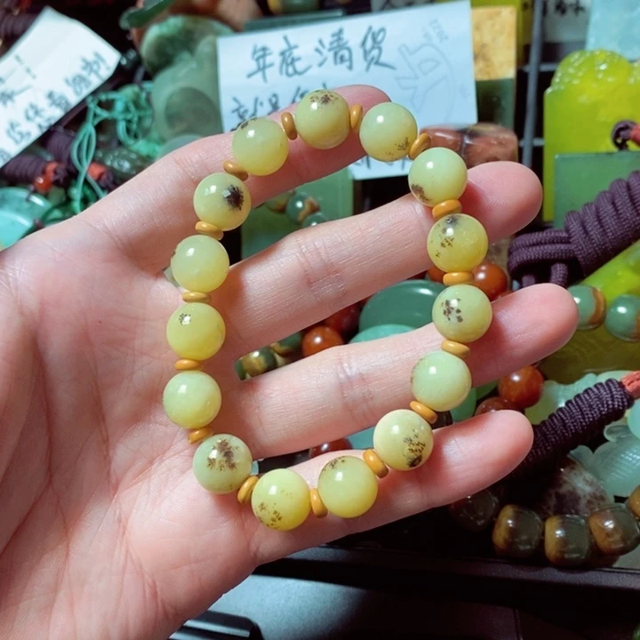 蛇纹石玉颈饰未镶嵌