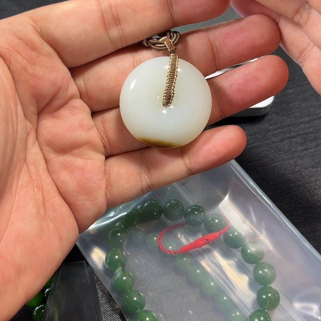 颈饰未镶嵌和田玉