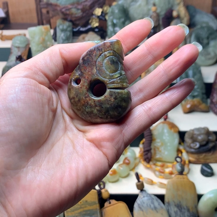 岫岩河磨玉（透闪石质玉）未镶嵌车挂