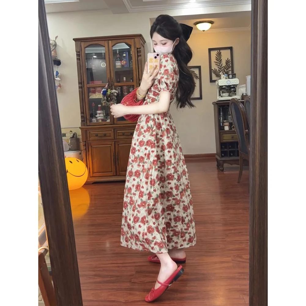 法式泡泡袖碎花连衣裙子女夏季2025新款小个子高级感收腰显瘦长裙