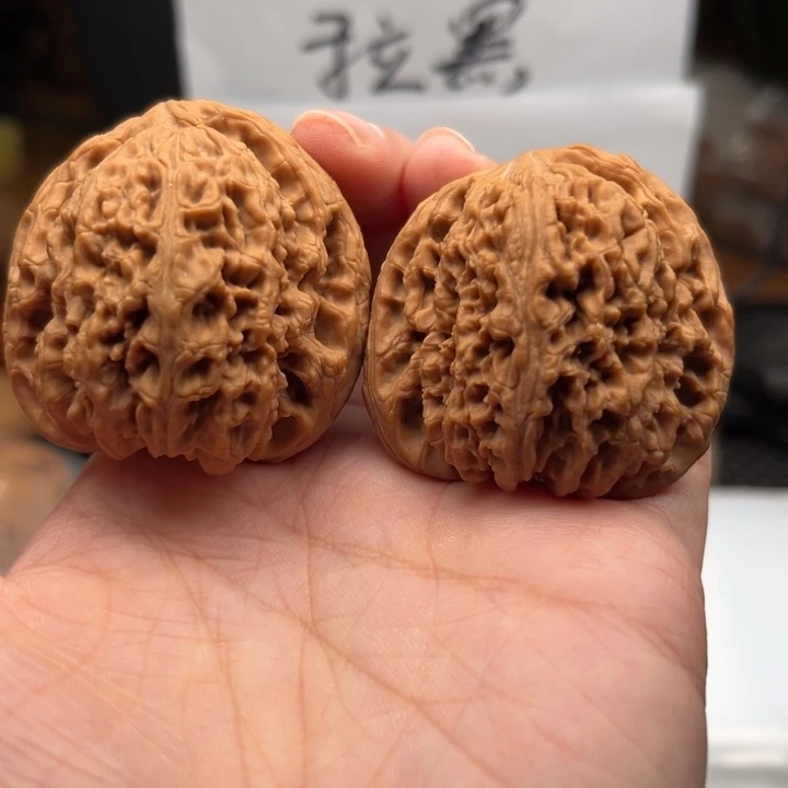 文玩核桃吊坠南疆42