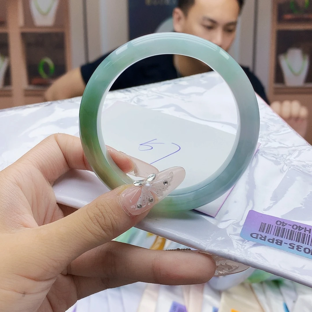 翡翠手镯未镶嵌6677889999999999