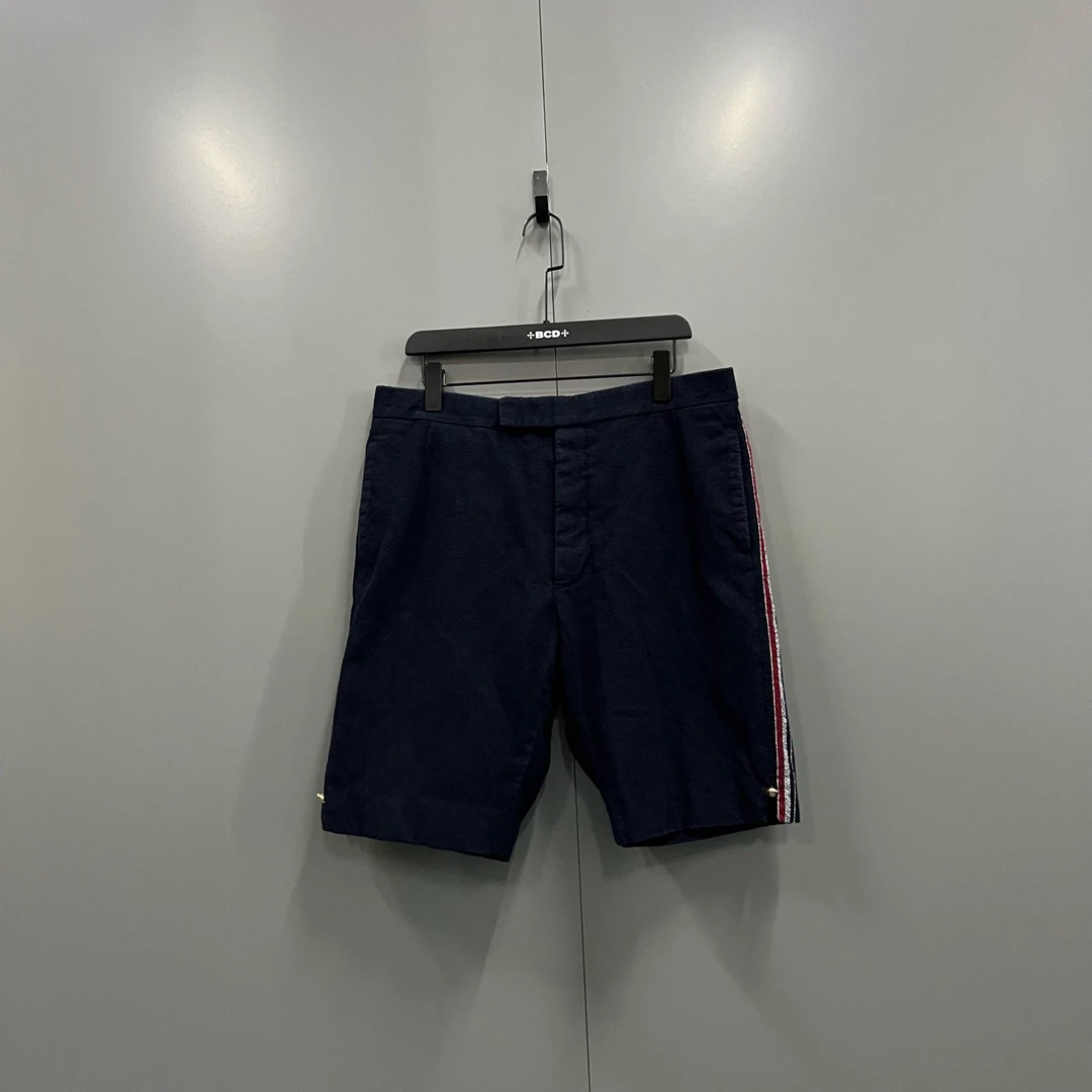 99新 THOMBROWNE jp115 藏青色侧边条纹短裤 3码 610995