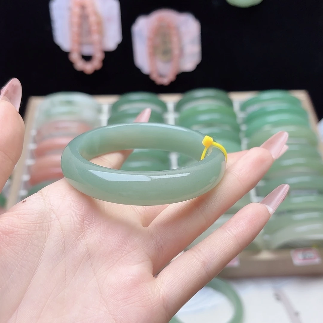 石英质玉未镶嵌手镯56