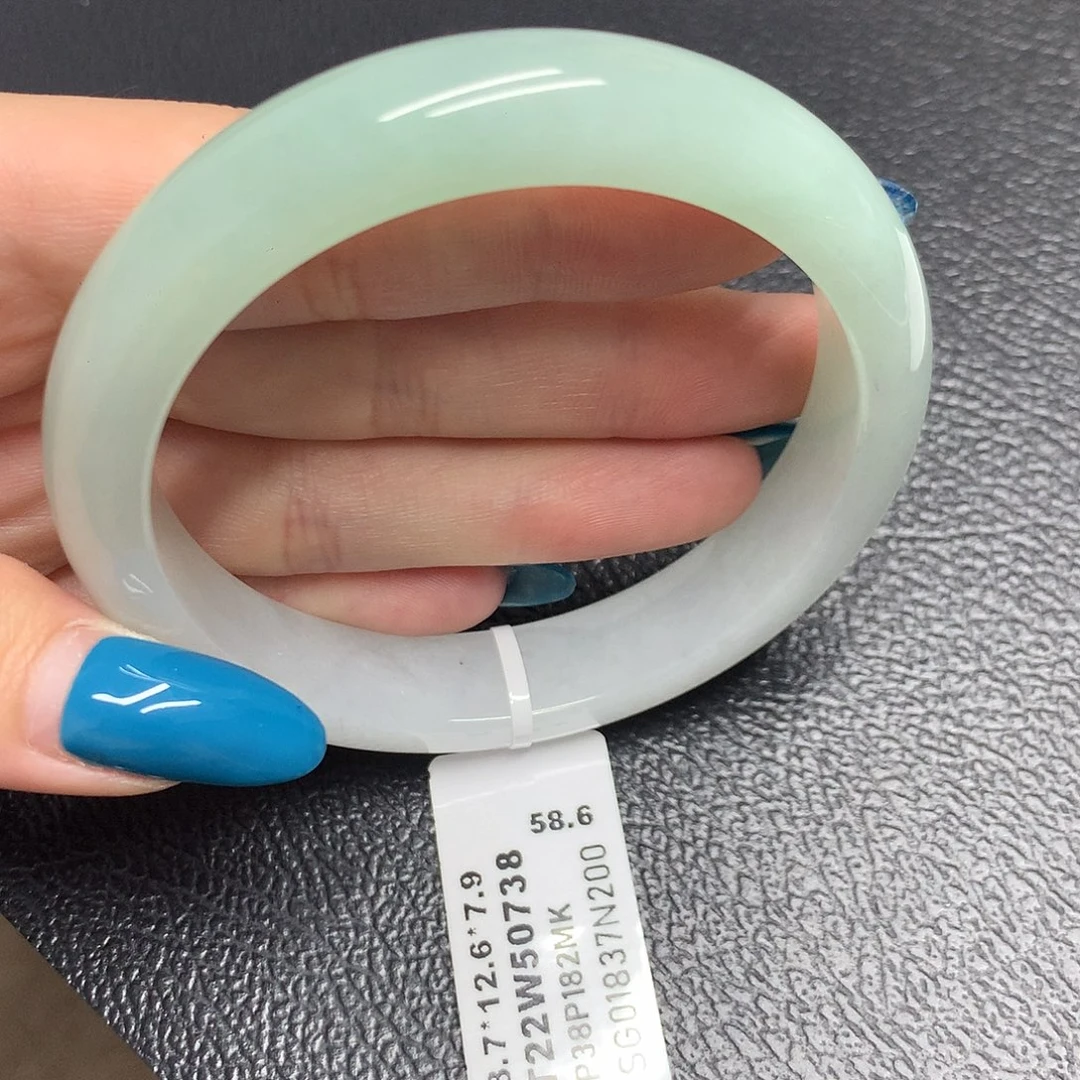 翡翠手镯未镶嵌天然缅甸翡翠