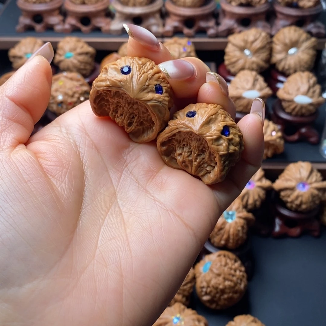 文玩核桃吊坠聚宝盆