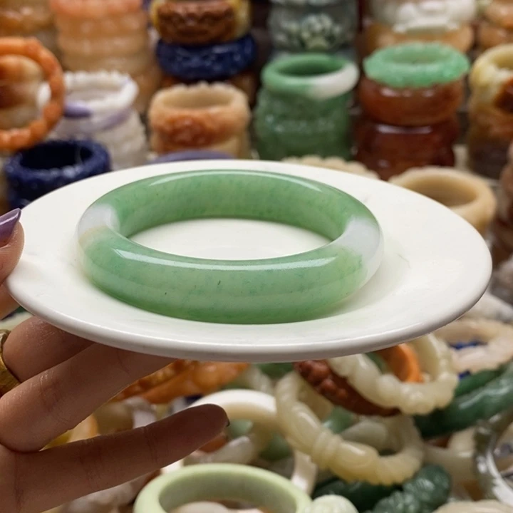 用***0查罗石未镶嵌手镯