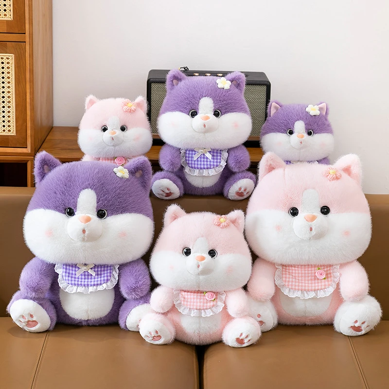 新款可爱甜心猫咪公仔创意毛绒玩具围兜猫咪玩偶娃娃车载吊坠挂件