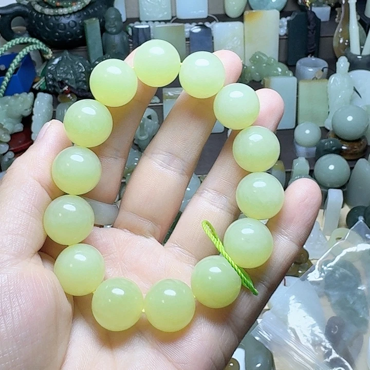 诺***儿颈饰未镶嵌和田玉