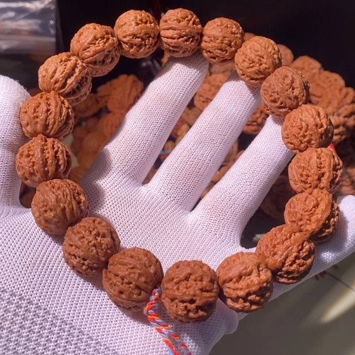 手串文玩核桃……32