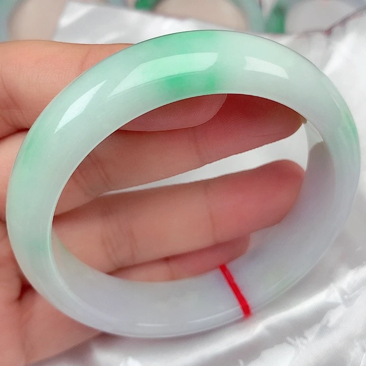 翡翠未镶嵌手镯60～61白底青轮胎手镯