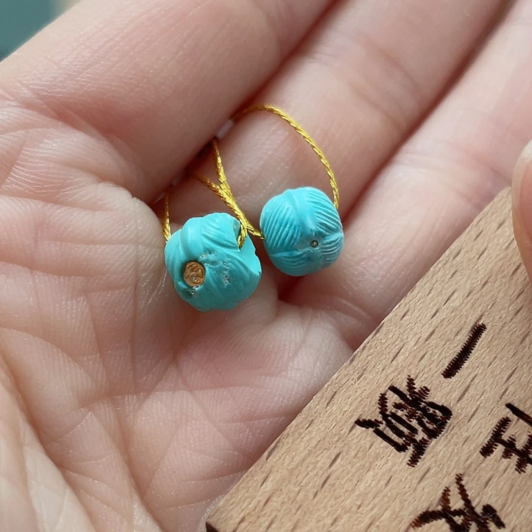 绿松石颈饰未镶嵌