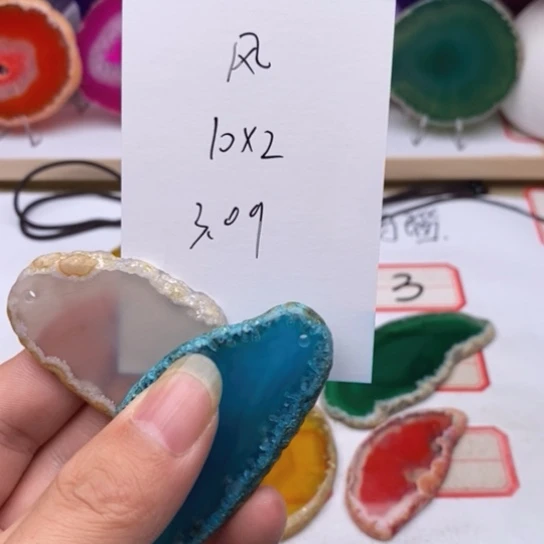 玛瑙/玉髓颈饰足银镀金镶嵌风**草