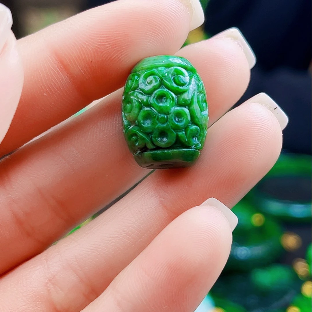 颈饰未镶嵌翡翠多样性