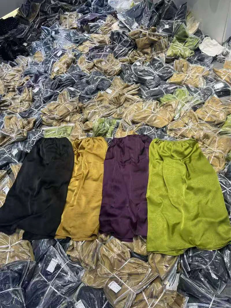 夏款黑色褶皱半裙