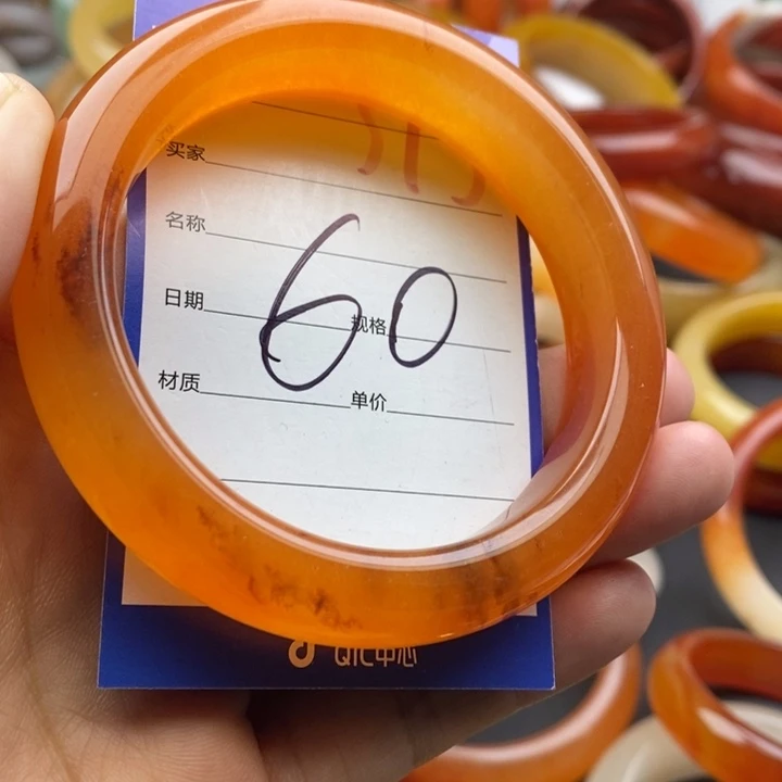 未镶嵌手镯石英质玉