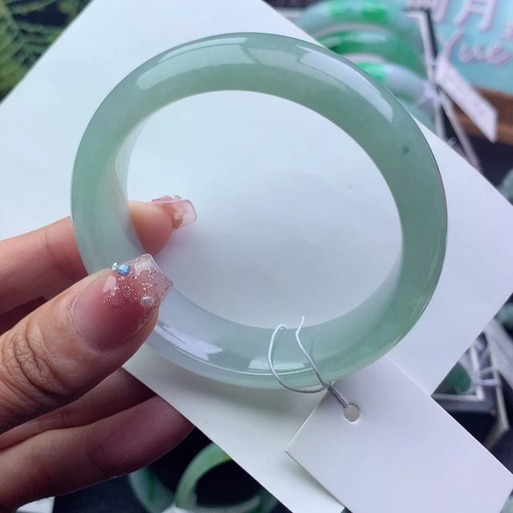 未镶嵌手镯翡翠天然翡翠手镯