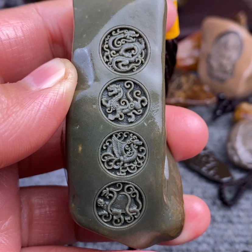 【闪购商品】原石雕刻手把件