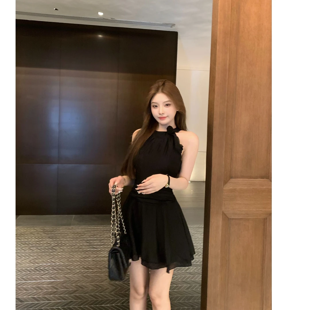 SZA【乖乖女】夏季新款韩系小众穿搭花朵挂脖无袖连衣裙A-2007