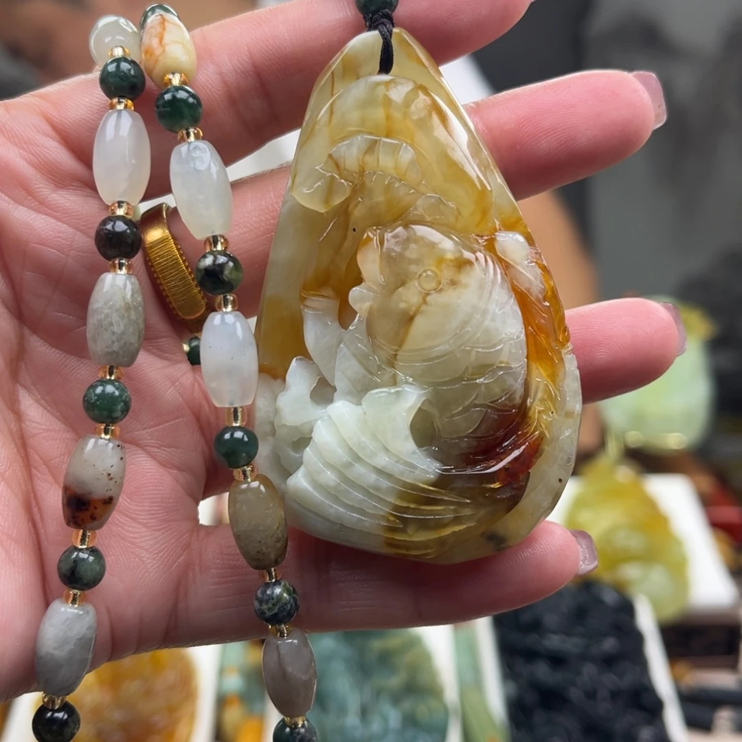 岫玉未镶嵌颈饰挂件