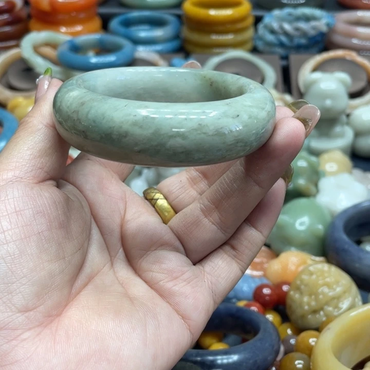 颈饰合金石英质玉哈*米