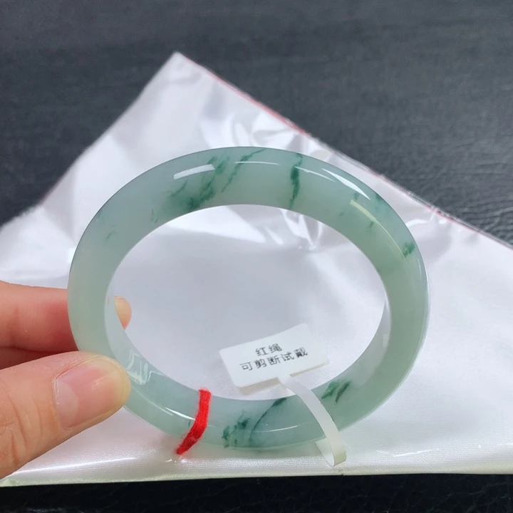 翡翠未镶嵌手镯57圈