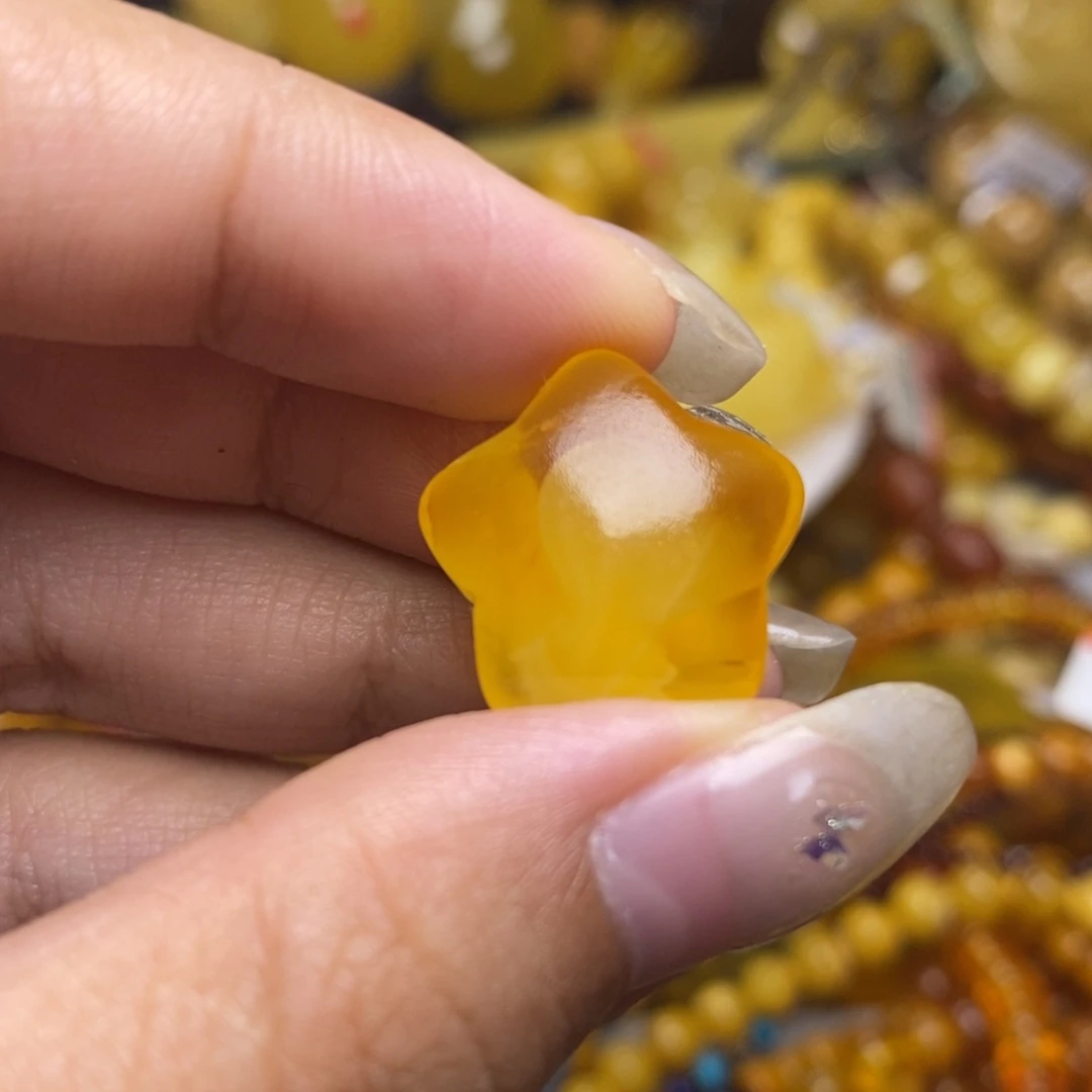 未镶嵌琥珀珠宝奇石