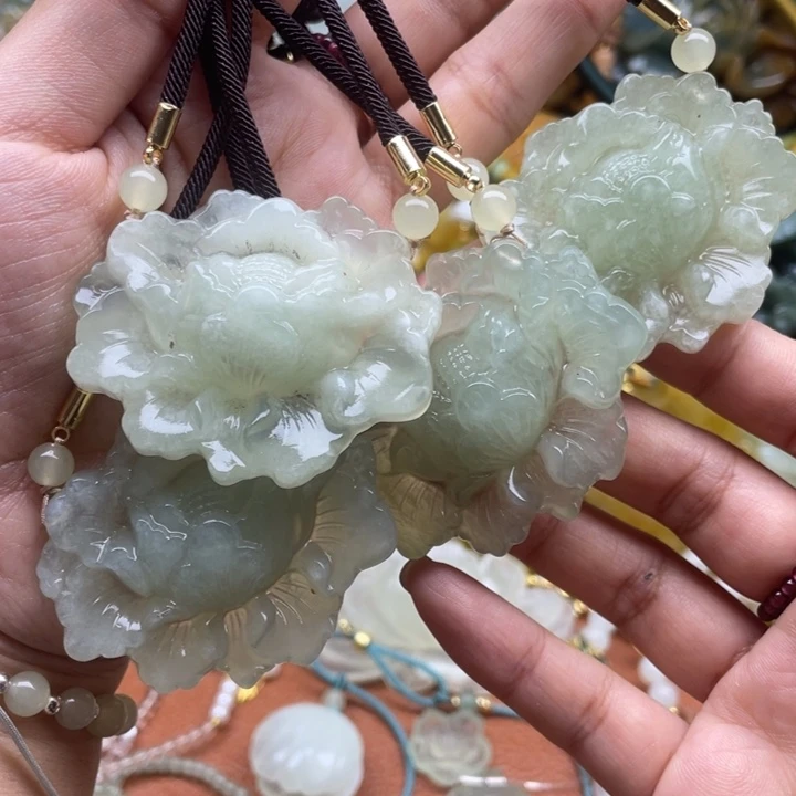 蛇纹石玉未镶嵌吊坠