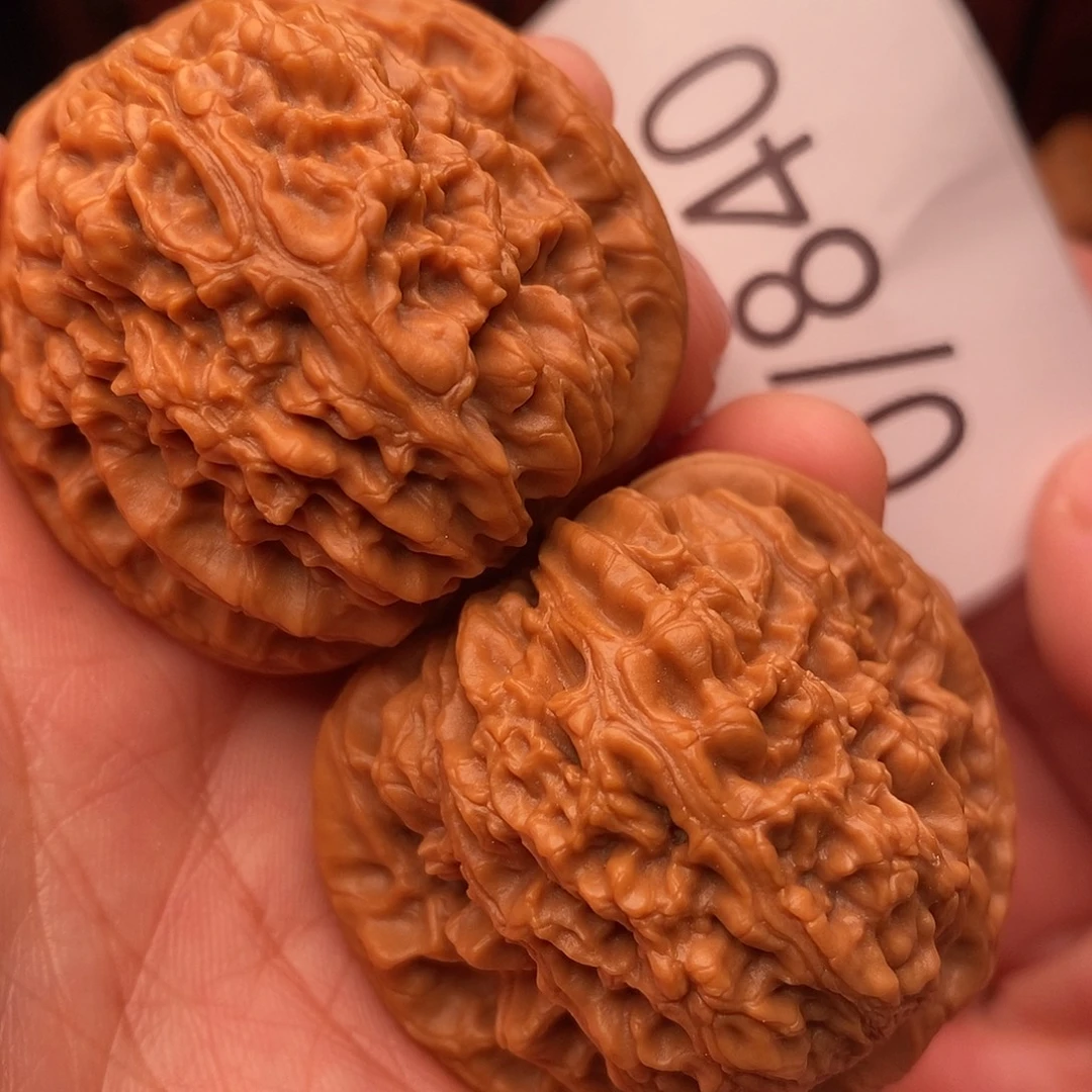 芮***明把件文玩核桃41.5南疆石