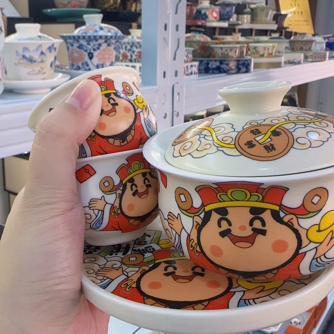 瓷片盖碗很精致很好看