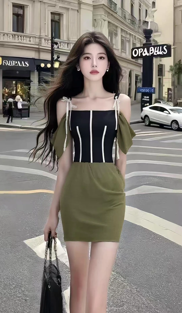 夏季新款时尚撞色一字肩吊带修身包臀连衣裙女温婉显瘦氛围感女装