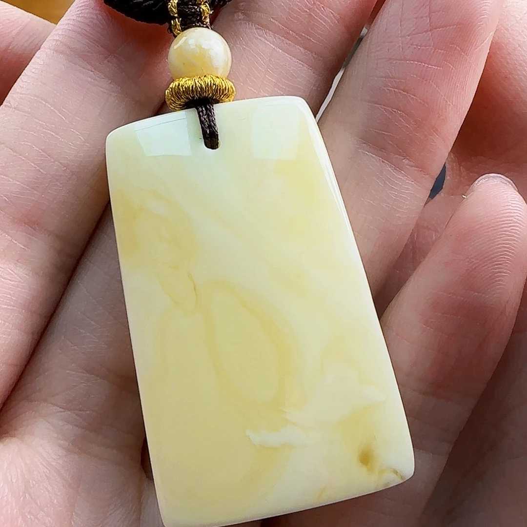 未镶嵌琥珀珠宝奇石