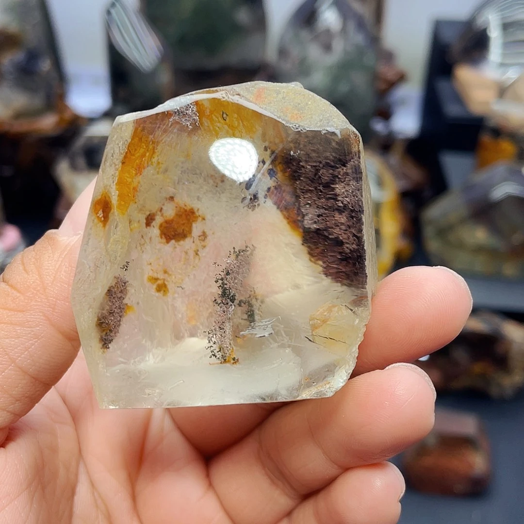 未镶嵌水晶大型摆件（非配饰）