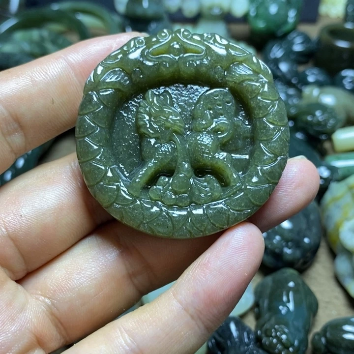 颈饰未镶嵌和田玉