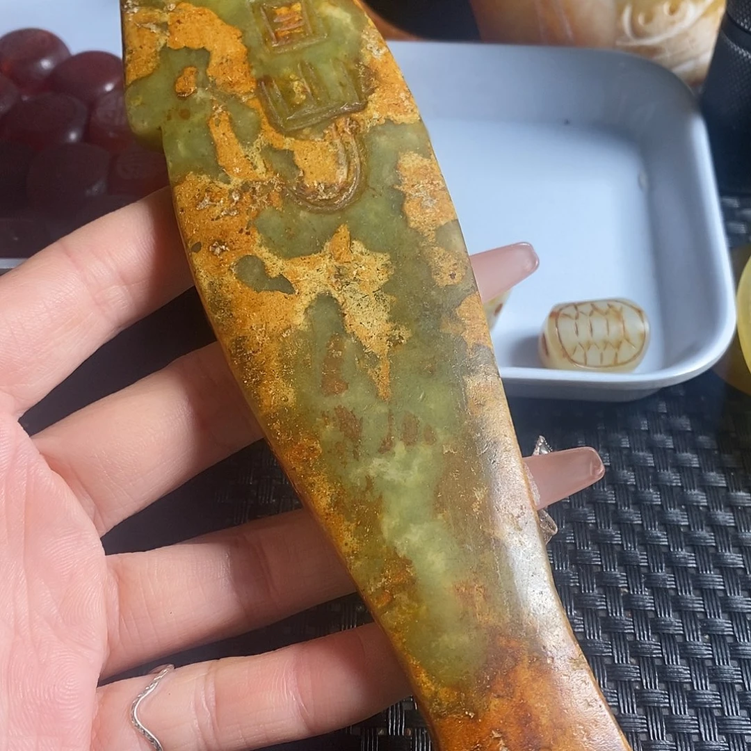 岫玉未镶嵌珠宝奇石