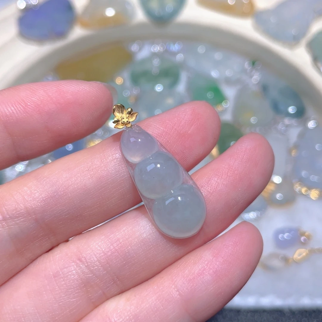 翡翠18K金镶嵌颈饰翡翠