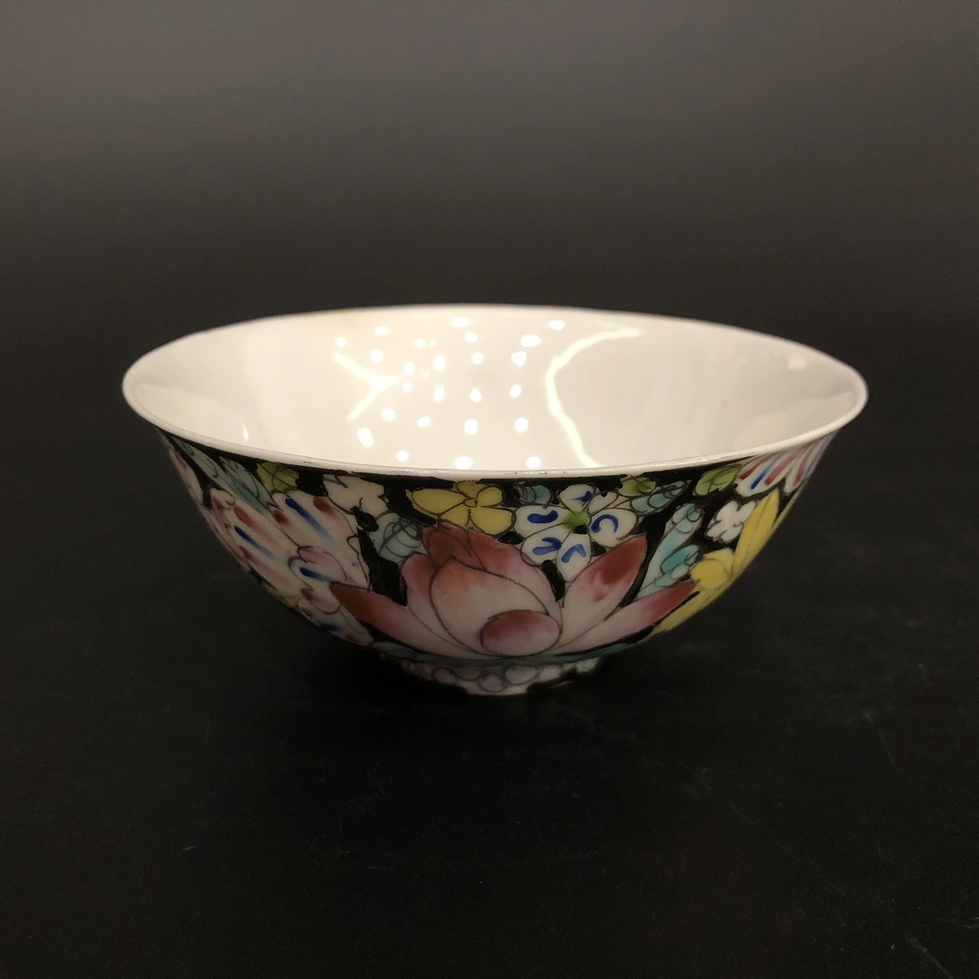 25100220民国粉彩墨地百花碗 口径：11.3cm高：5cm