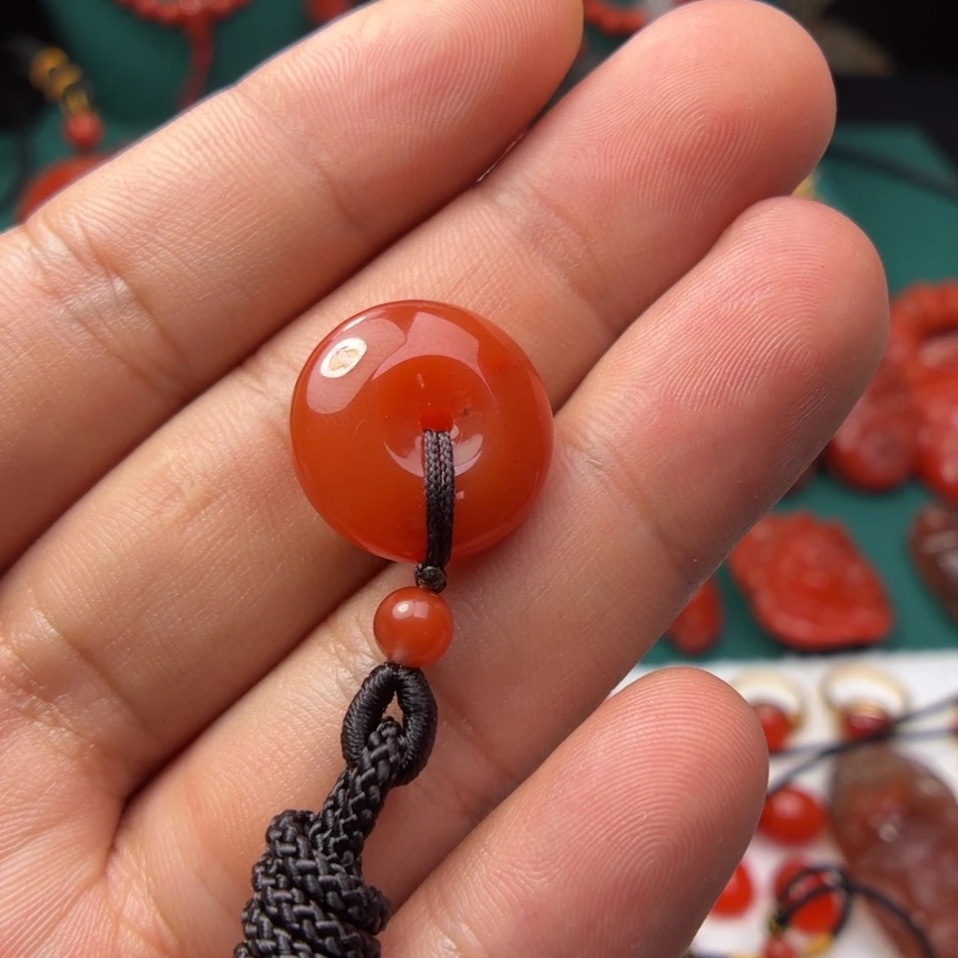 小***学南红玛瑙未镶嵌挂件