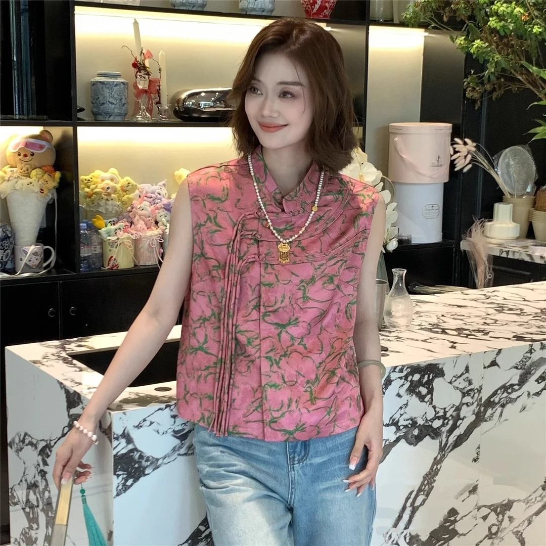 新中式国风缎面高级感短款马夹上衣提花流苏盘扣立领马甲衬衫女