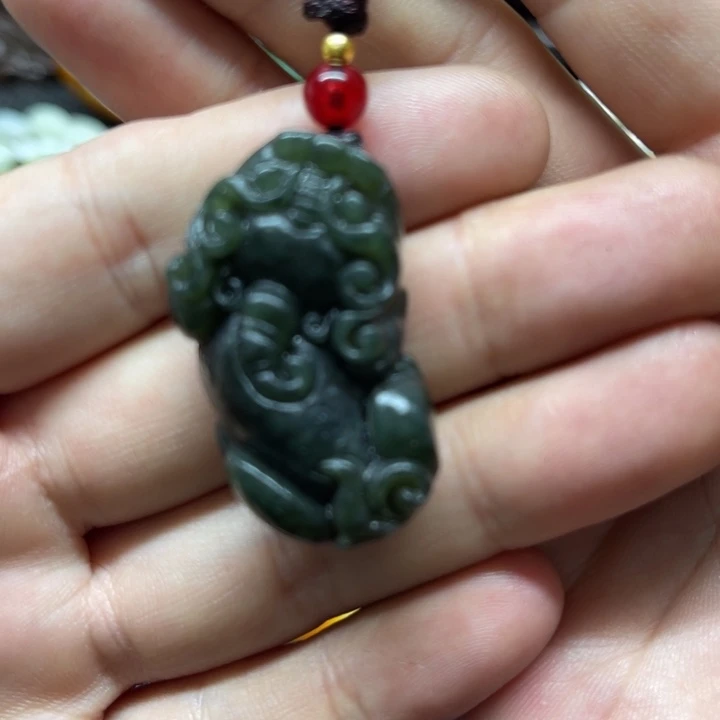 和田玉颈饰未镶嵌乾**定