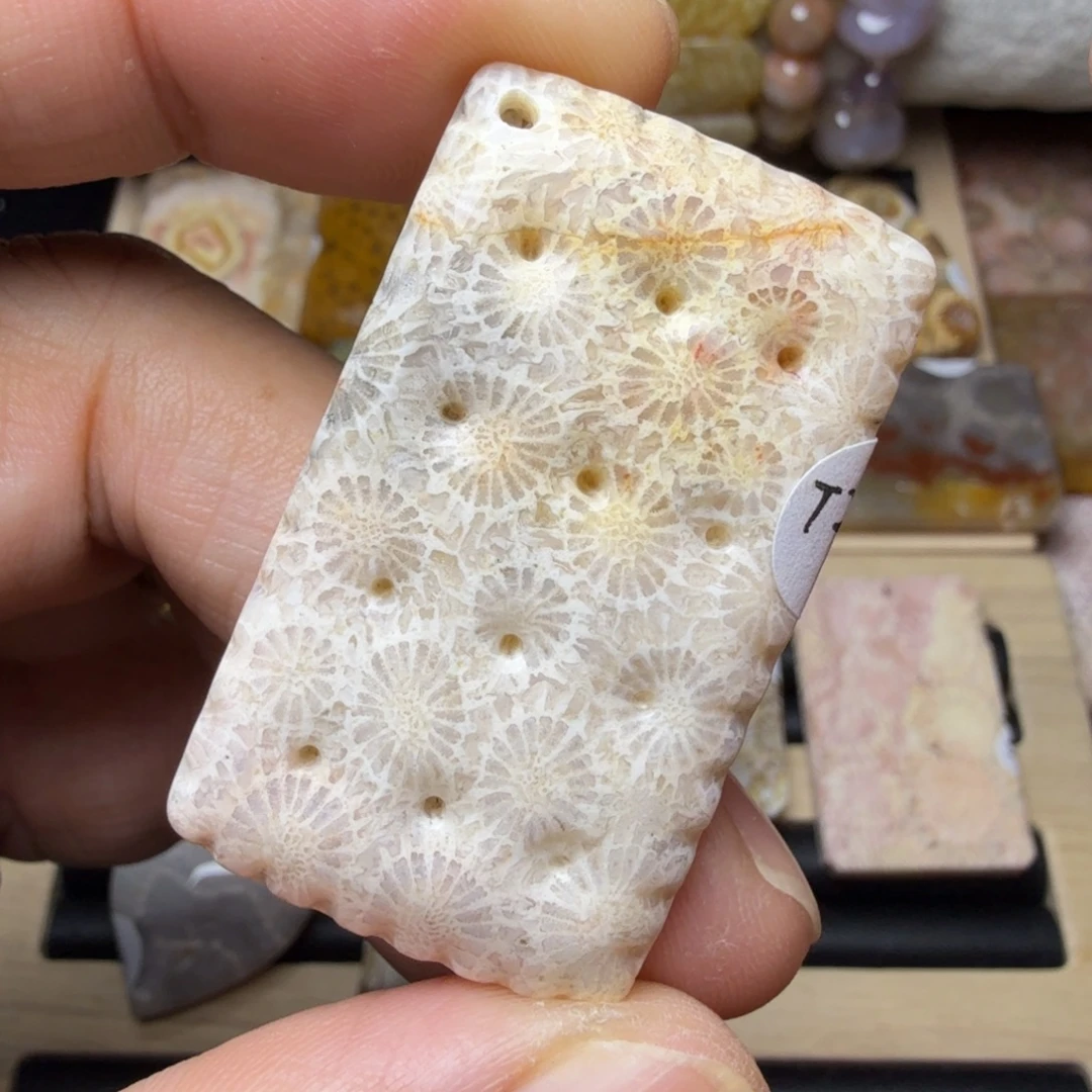 硅化玉未镶嵌纯天然色有机玉石保真色瑕疵特价不退换