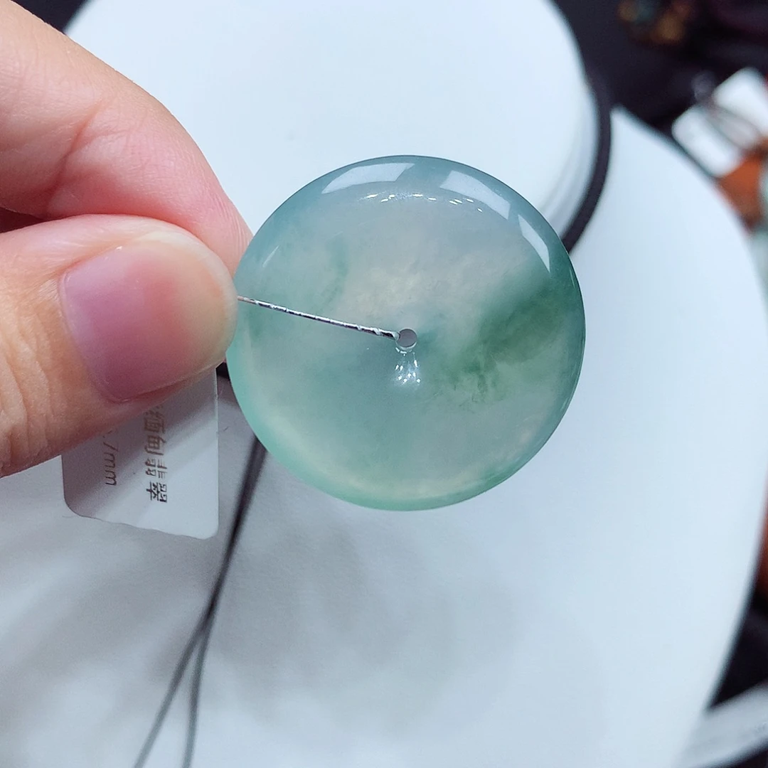 翡翠未镶嵌颈饰翡翠110，28.1/5.7