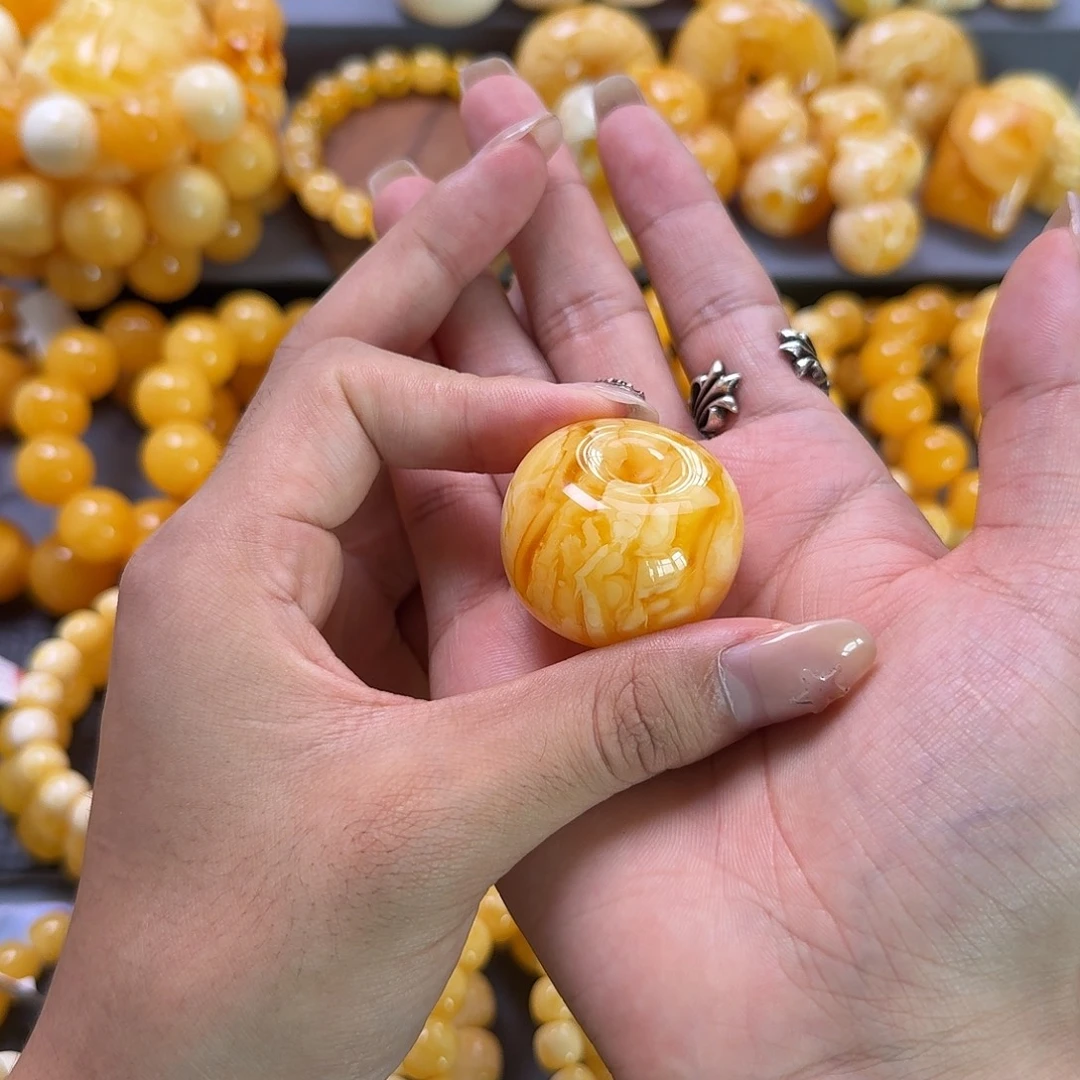 蜜蜡未镶嵌珠宝奇石