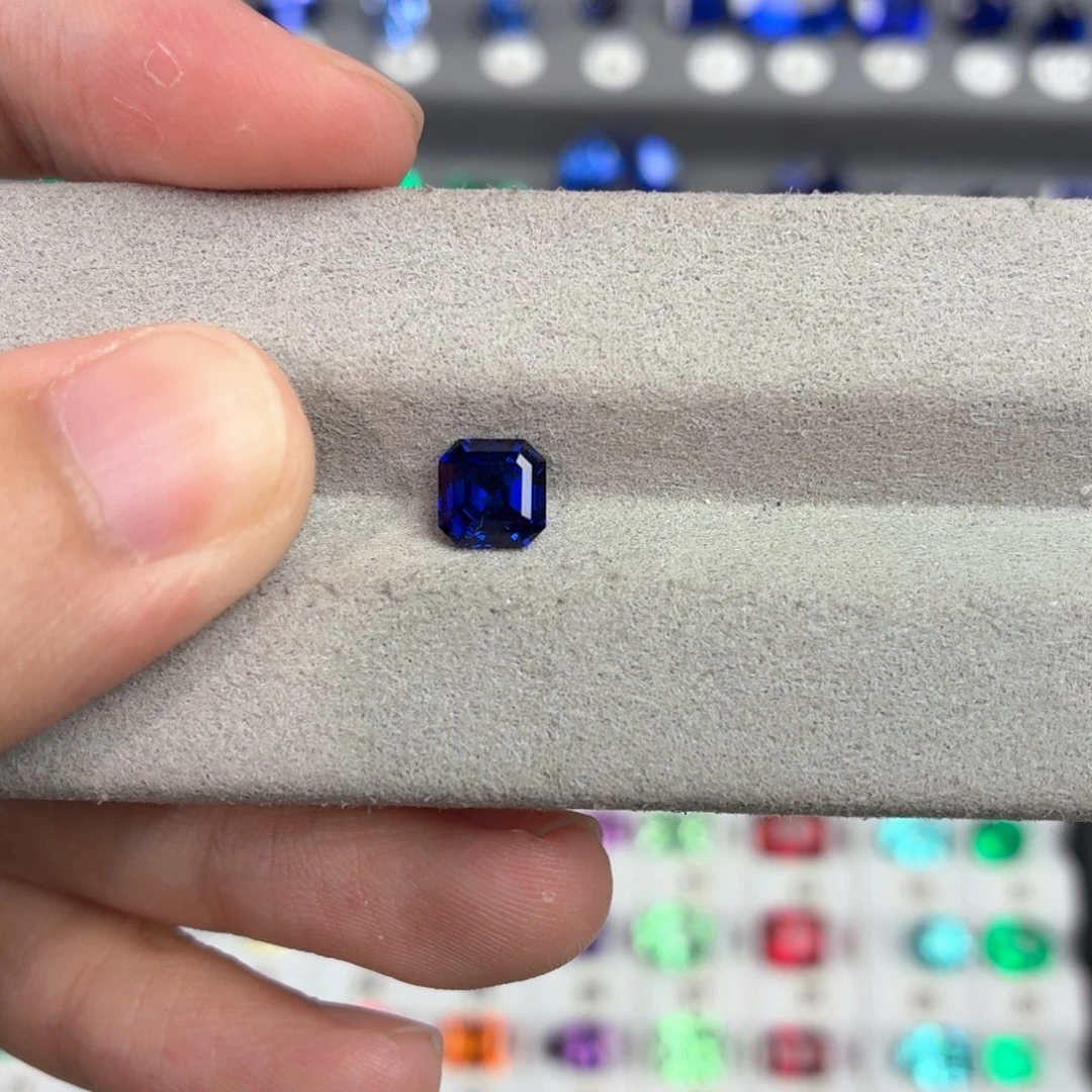 R***u合成（培育）蓝宝石裸石1.52ct