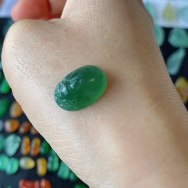 定制翡翠未镶嵌貔貅