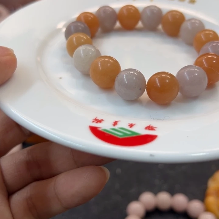 石英岩玉未镶嵌手镯